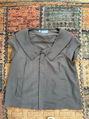 Vera Wang Grey Short-Sleeve Collar Top